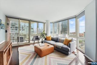20 2nd Street 1209, Jersey City, NJ 07302