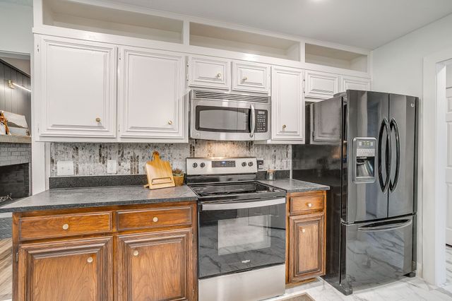 6824 Ridgewood Drive, North Richland Hills, TX 76182