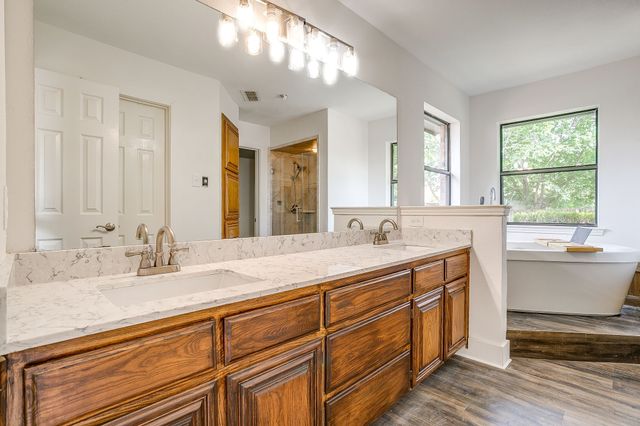 6824 Ridgewood Drive, North Richland Hills, TX 76182