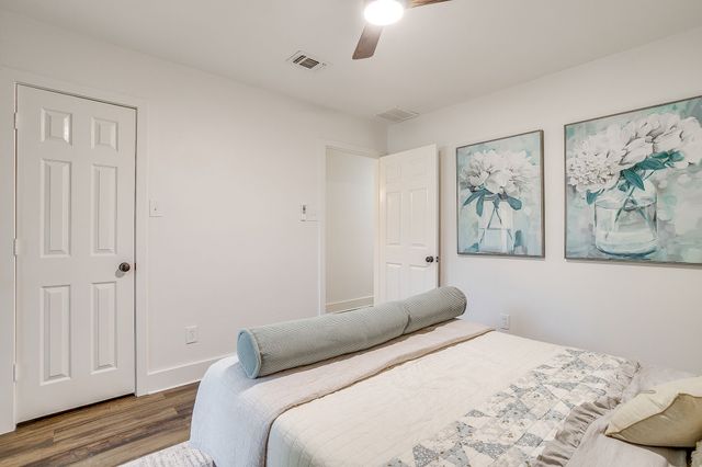 6824 Ridgewood Drive, North Richland Hills, TX 76182