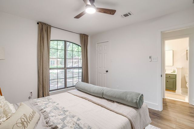 6824 Ridgewood Drive, North Richland Hills, TX 76182