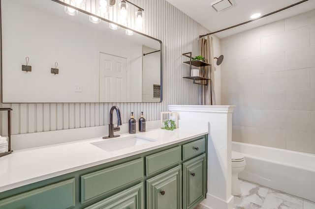 6824 Ridgewood Drive, North Richland Hills, TX 76182