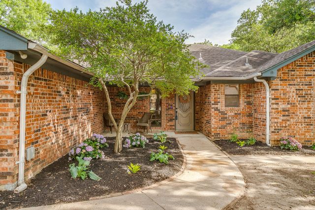 6824 Ridgewood Drive, North Richland Hills, TX 76182