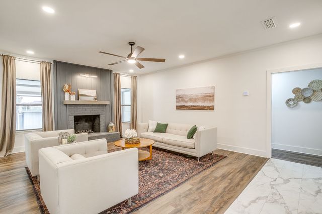 6824 Ridgewood Drive, North Richland Hills, TX 76182