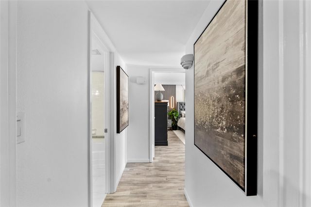 604 S Ripple Creek Drive 604, Houston, TX 77057