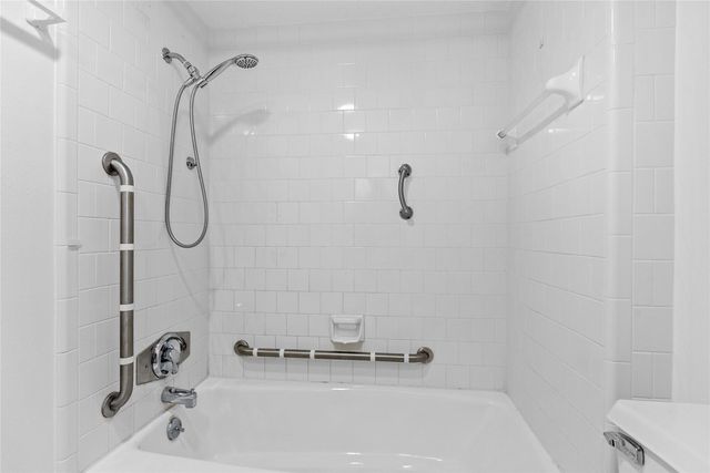 604 S Ripple Creek Drive 604, Houston, TX 77057