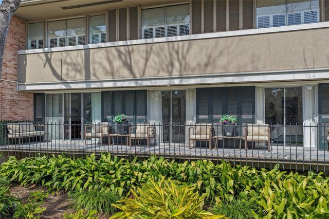 604 S Ripple Creek Drive 604, Houston, TX 77057