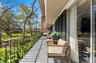 604 S Ripple Creek Drive 604, Houston, TX 77057