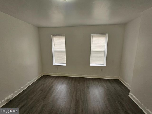 33 CHAMBERS ST, Trenton, NJ 08609