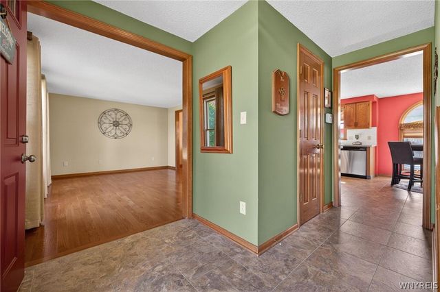 51 Via Donato East, Lancaster, NY 14043