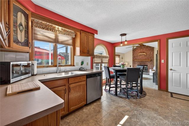 51 Via Donato East, Lancaster, NY 14043