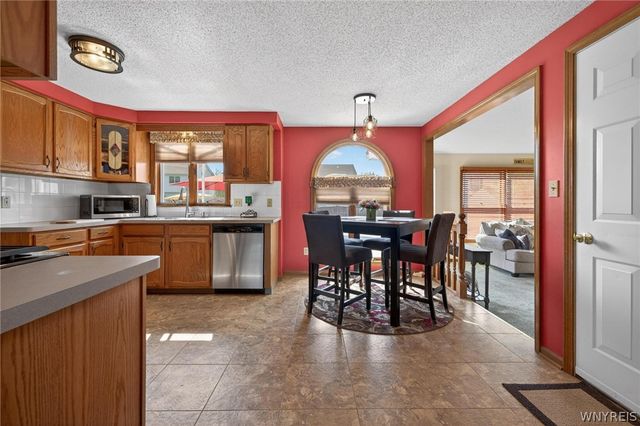 51 Via Donato East, Lancaster, NY 14043