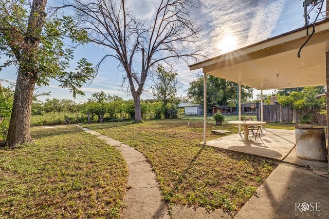 611 Allen Drive, Sonora, TX 76950