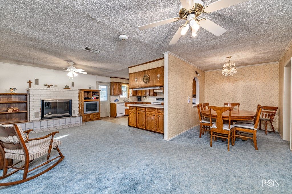 Image 10 of property listing at 611 Allen Dr, Sonora, TX 76950