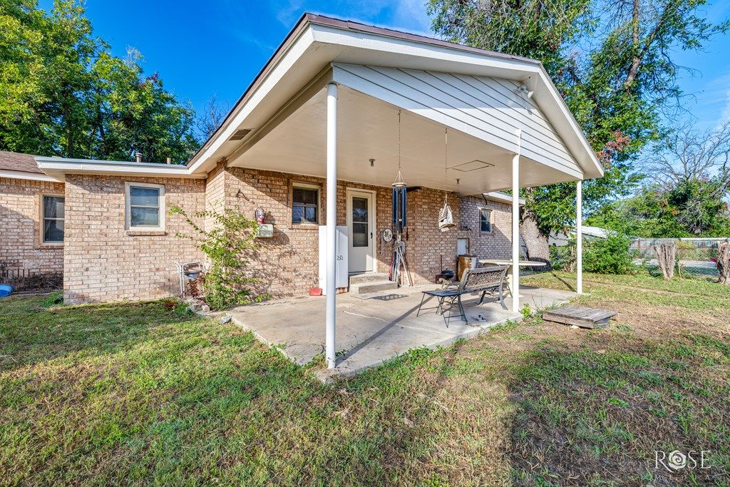 Image 25 of property listing at 611 Allen Dr, Sonora, TX 76950