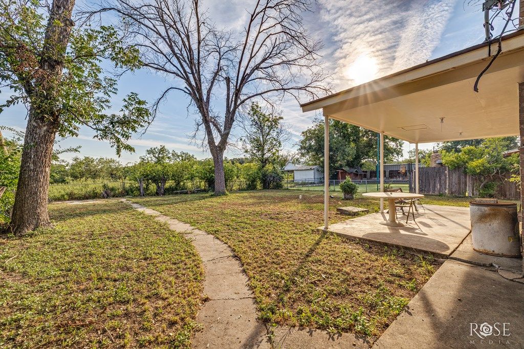 Image 29 of property listing at 611 Allen Dr, Sonora, TX 76950