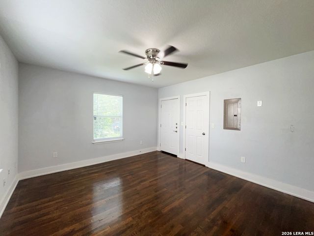 1020 W French Pl Apt 2, San Antonio, TX 78212