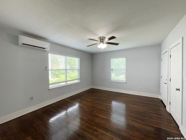 1020 W French Pl Apt 2, San Antonio, TX 78212