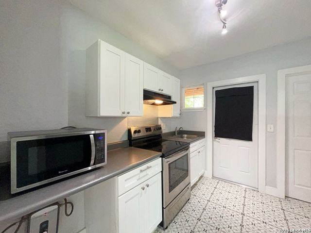 1020 W French Pl Apt 2, San Antonio, TX 78212