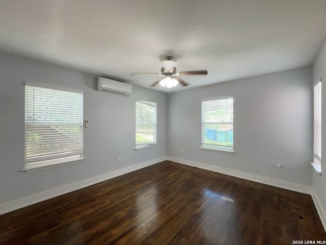 1020 W French Pl Apt 2, San Antonio, TX 78212
