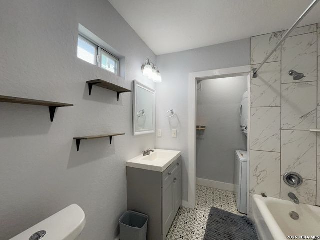 1020 W French Pl Apt 2, San Antonio, TX 78212