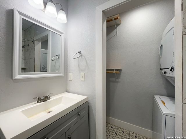 1020 W French Pl Apt 2, San Antonio, TX 78212
