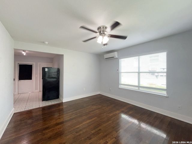 1020 W French Pl Apt 2, San Antonio, TX 78212