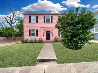 1020 W French Pl Apt 2, San Antonio, TX 78212