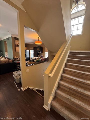 2666 Crooks Road, Royal Oak, MI 48073