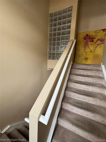 2666 Crooks Road, Royal Oak, MI 48073