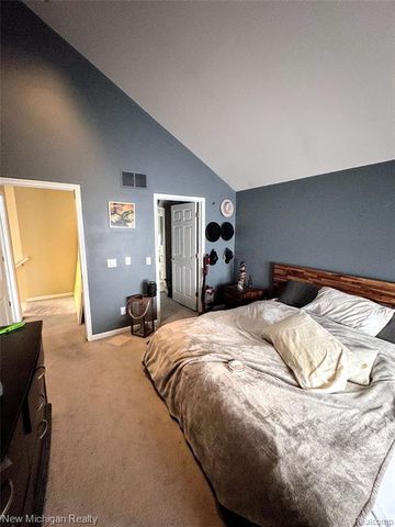 2666 Crooks Road, Royal Oak, MI 48073