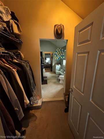 2666 Crooks Road, Royal Oak, MI 48073