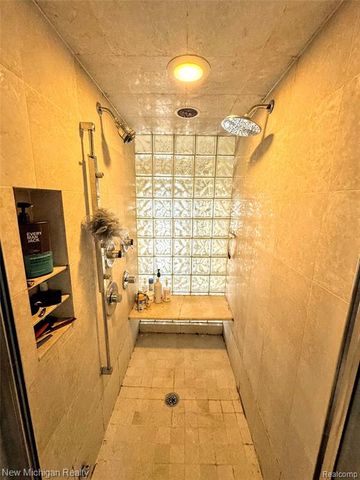 2666 Crooks Road, Royal Oak, MI 48073