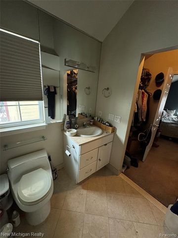 2666 Crooks Road, Royal Oak, MI 48073