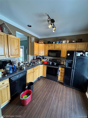 2666 Crooks Road, Royal Oak, MI 48073