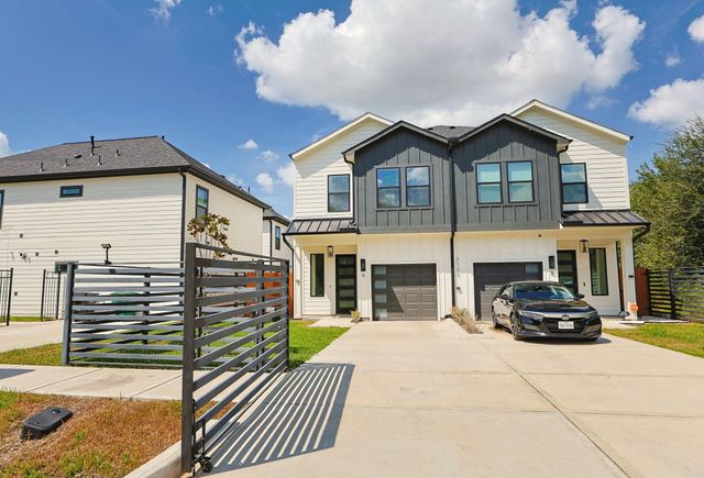 3126 Erica Lane A, Houston, TX 77051