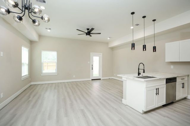 3126 Erica Lane A, Houston, TX 77051
