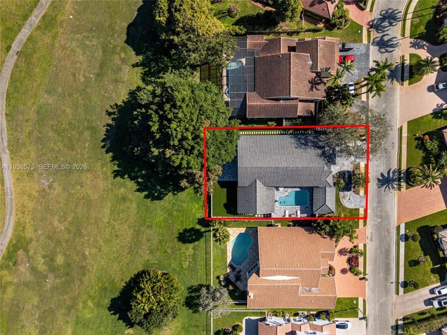 15221 N Laurel Ln N, Pembroke Pines, FL 33027