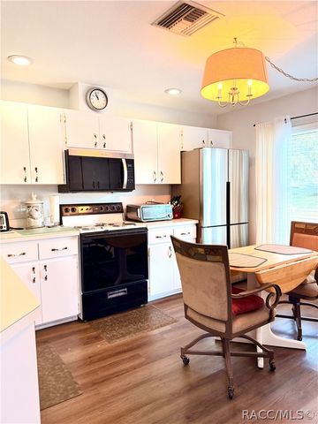 510 W Larchmont Court, Beverly Hills, FL 34465