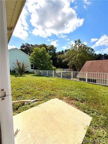 510 W Larchmont Court, Beverly Hills, FL 34465