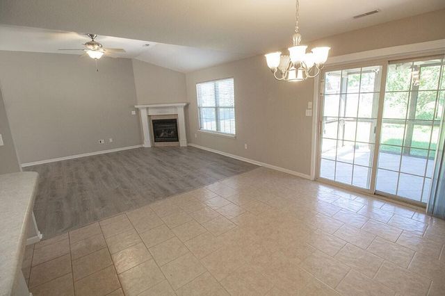 209 JACKAL DR, Columbia, MO 65202