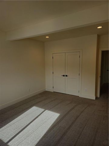 13407 W 174th Terrace, Overland Park, KS 66221