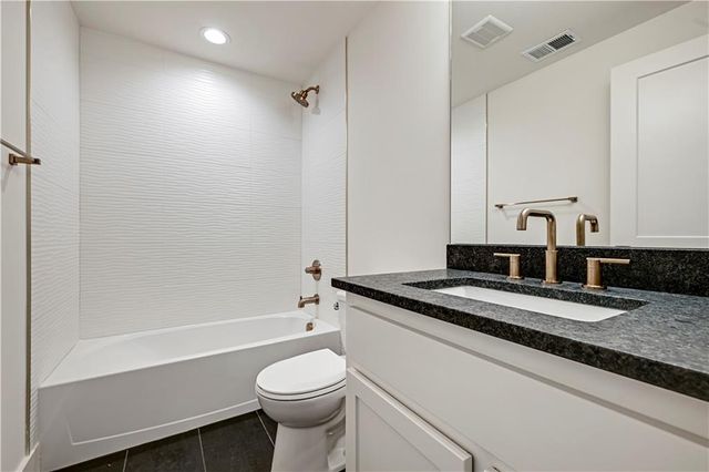 13407 W 174th Terrace, Overland Park, KS 66221