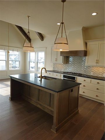 13407 W 174th Terrace, Overland Park, KS 66221