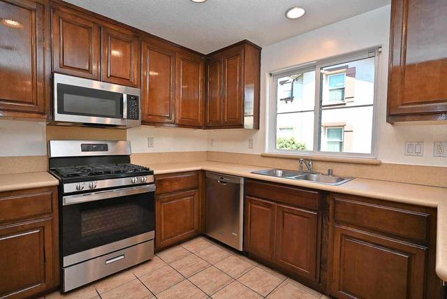 215 Santa Barbara St, San Pablo, CA 94806