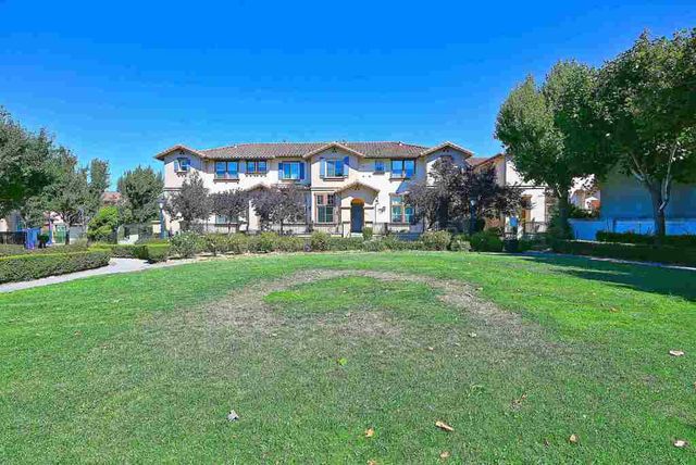 215 Santa Barbara St, San Pablo, CA 94806