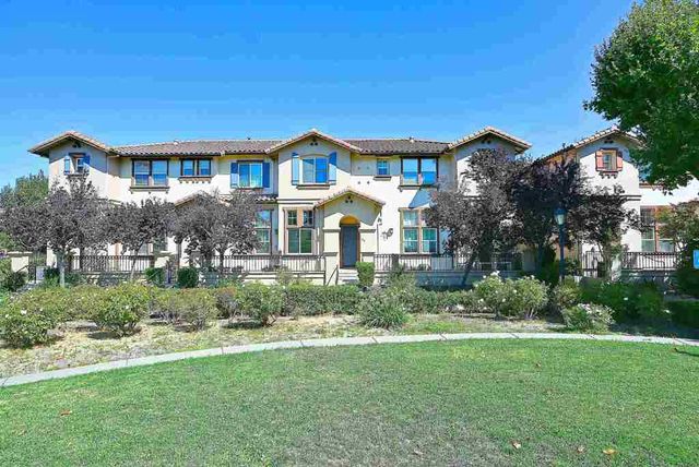 215 Santa Barbara St, San Pablo, CA 94806