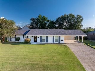 809 Garden Lane, Lake Charles, LA 70605