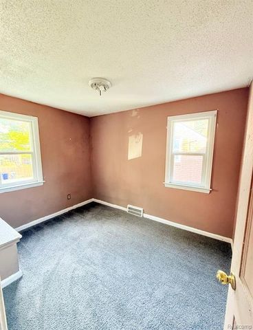 12877 Dwyer Street, Hamtramck, MI 48212