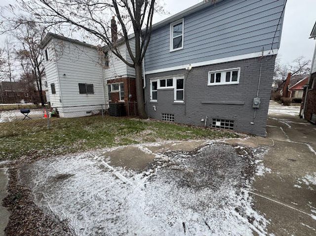 16571 Woodingham Drive, Detroit, MI 48221
